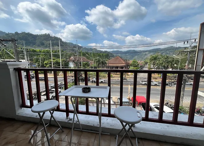 84 Bar & Guest House